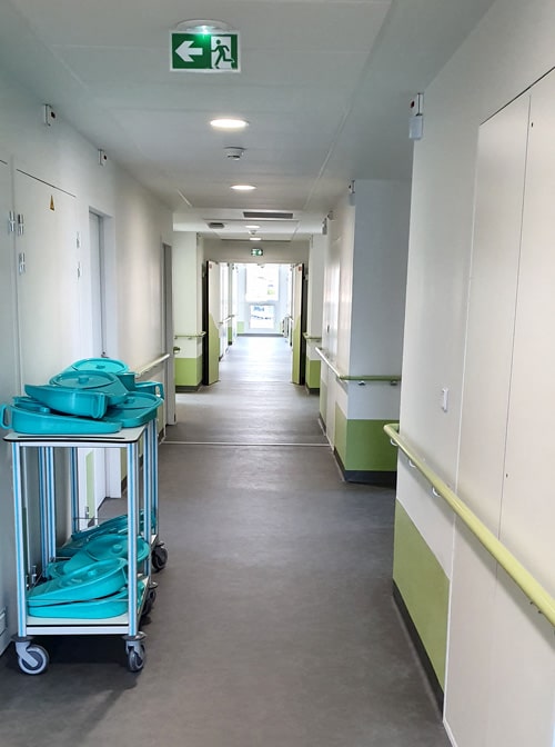 couloir_geriatrie_chenieux-min